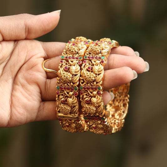 Antique Peacock Kemp Stone Bangles  - 2.6