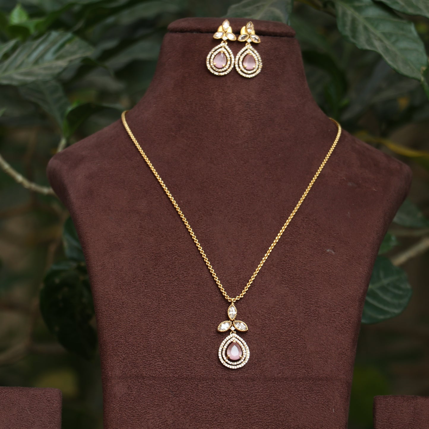Antique Stone Pendant Chain