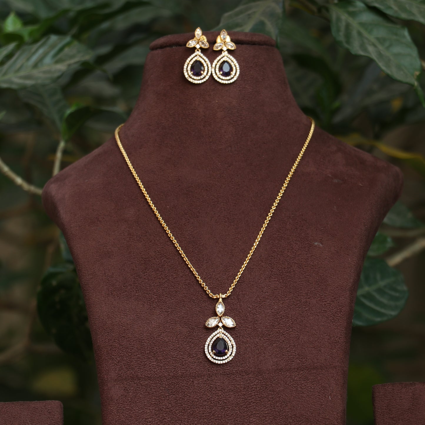 Antique Stone Pendant Chain