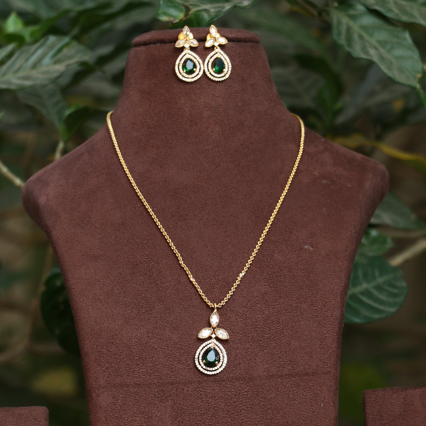 Antique Stone Pendant Chain