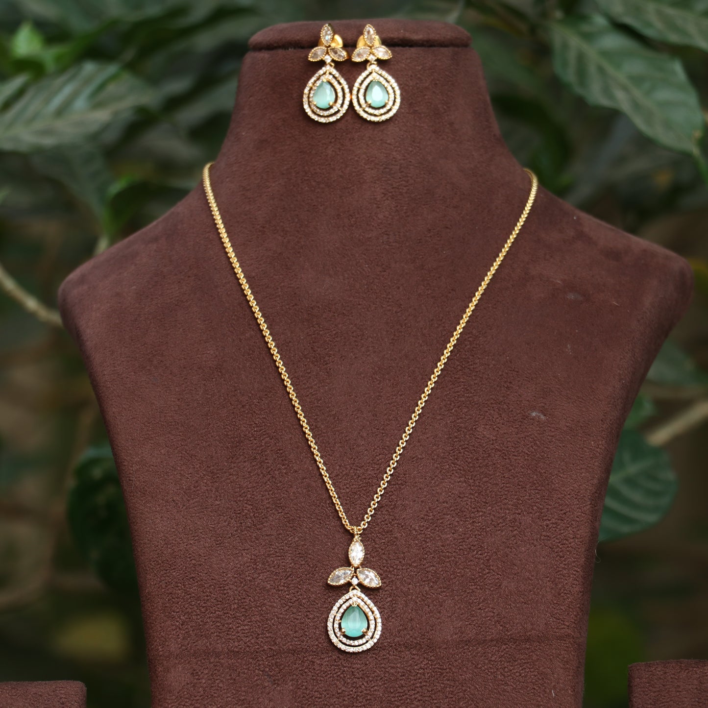 Antique Stone Pendant Chain