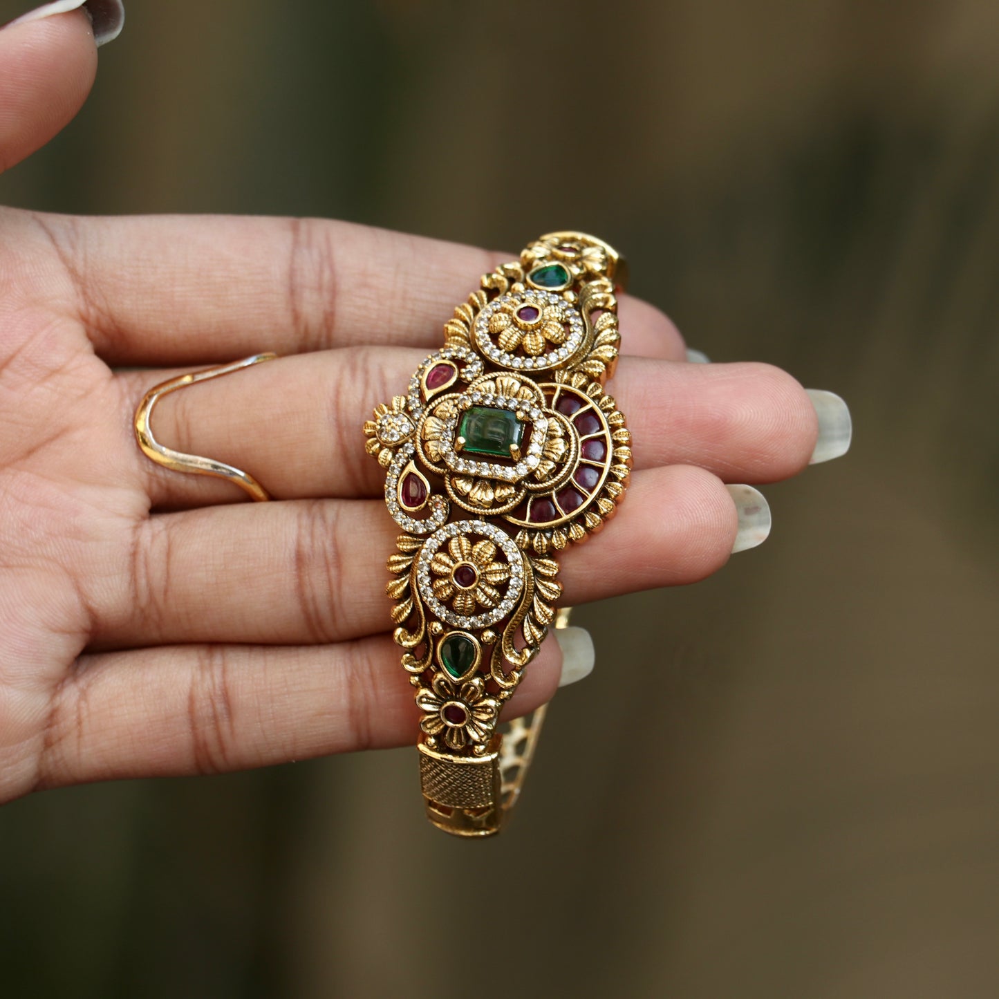 Antique Kemp Stone Kada Bangle